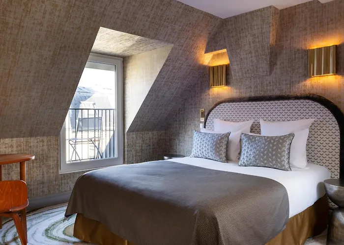 Des Carmes By Malone Hotel 4*