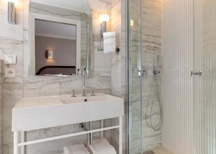 Des Carmes By Malone Hotel 4*