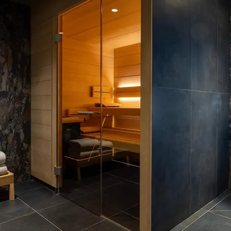 Des Carmes By Malone Hotel 4*