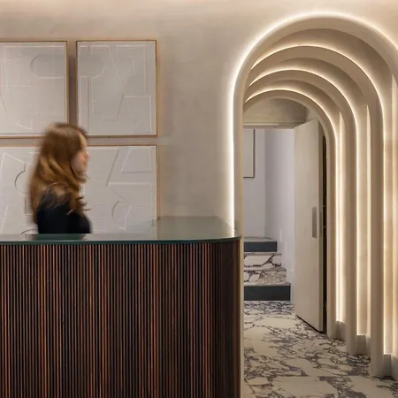 Des Carmes By Malone Hotel 4*