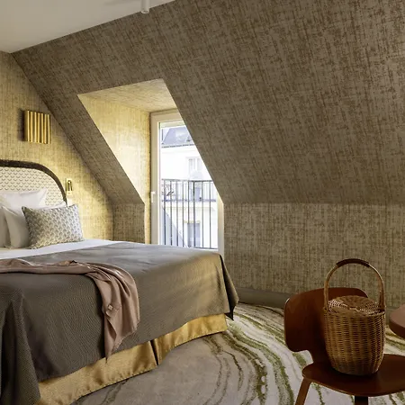 מלון Des Carmes By Malone