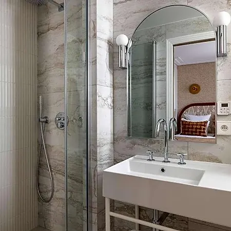 Des Carmes By Malone Hotel 4*