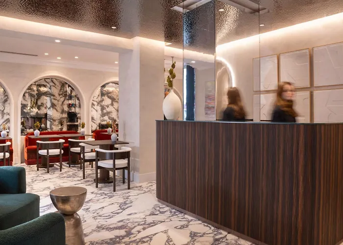 Des Carmes By Malone