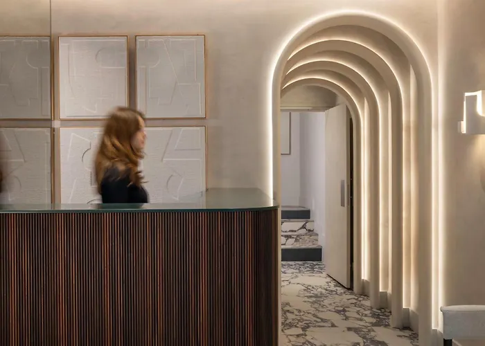 Des Carmes By Malone Hotel 4*