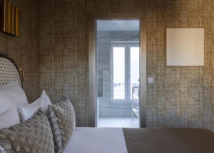 Des Carmes By Malone