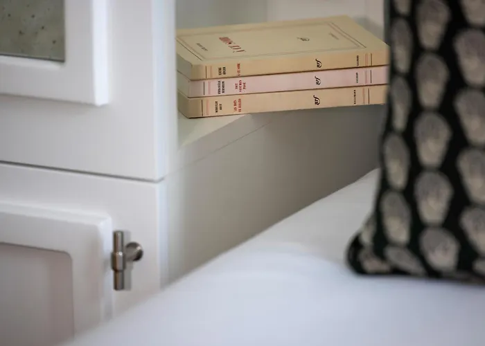 Des Carmes By Malone Hotel