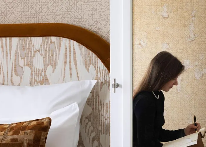 Des Carmes By Malone