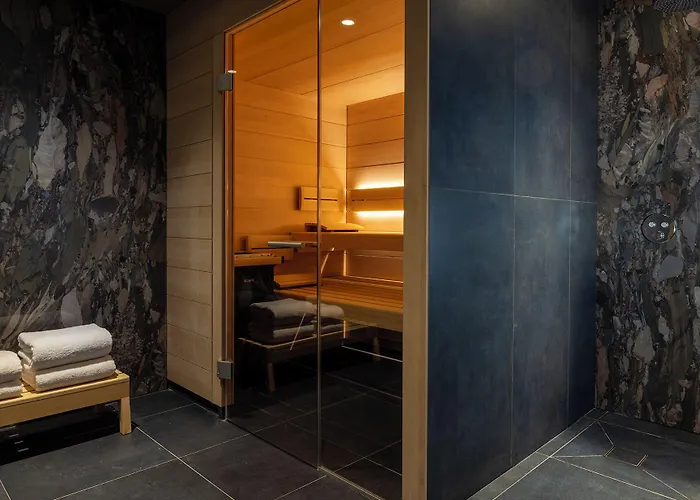 Des Carmes By Malone Hotel 4*